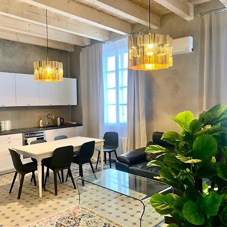 Florianska Deluxe With Air Condition