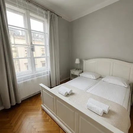 Florianska Deluxe With Air Condition 아파트 *